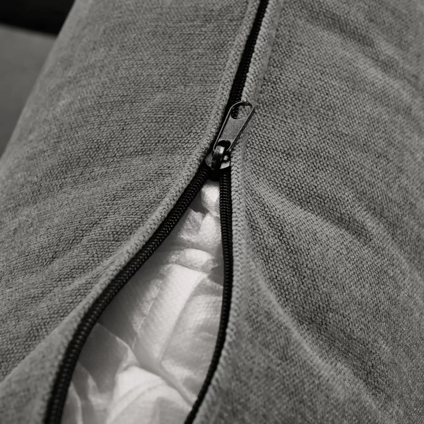 U-shaped Freely Transformable Modular Corner Sofa with Two Ottomans, Suitable for Living Rooms, Studies, Home Theaters, and More.